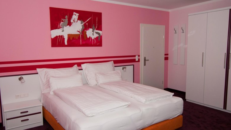 Beispielzimmer mit Balkon, © Hotel Residenz Hössinger Beispielzimmer mit Balkon, © Hotel Residenz Hössinger